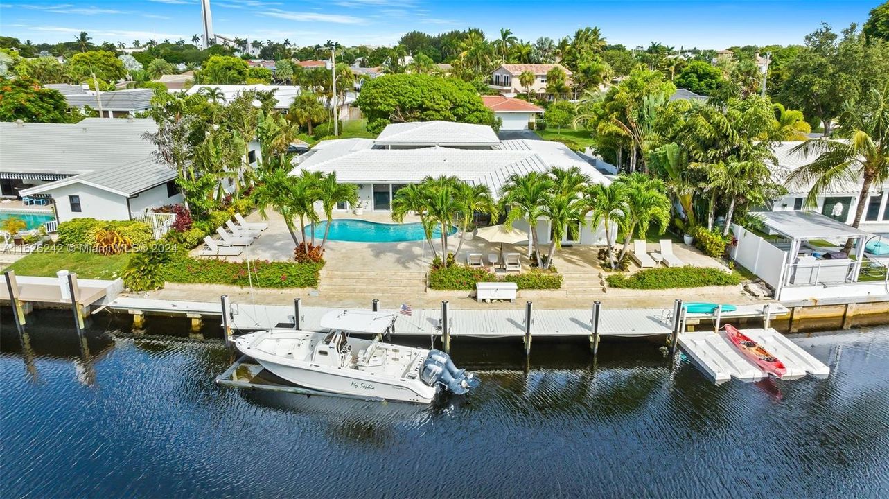 Active With Contract: $2,000,000 (4 beds, 2 baths, 2323 Square Feet)