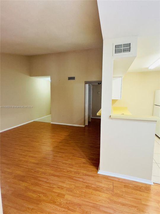 Recently Rented: $1,754 (1 beds, 1 baths, 834 Square Feet)