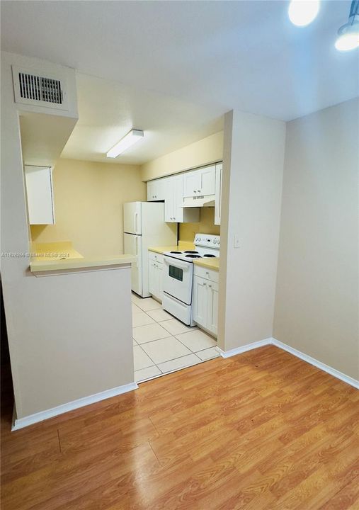 Recently Rented: $1,754 (1 beds, 1 baths, 834 Square Feet)