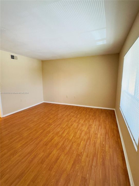 Recently Rented: $1,754 (1 beds, 1 baths, 834 Square Feet)