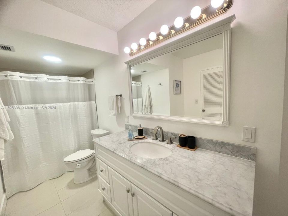 Recently Rented: $2,595 (1 beds, 1 baths, 896 Square Feet)