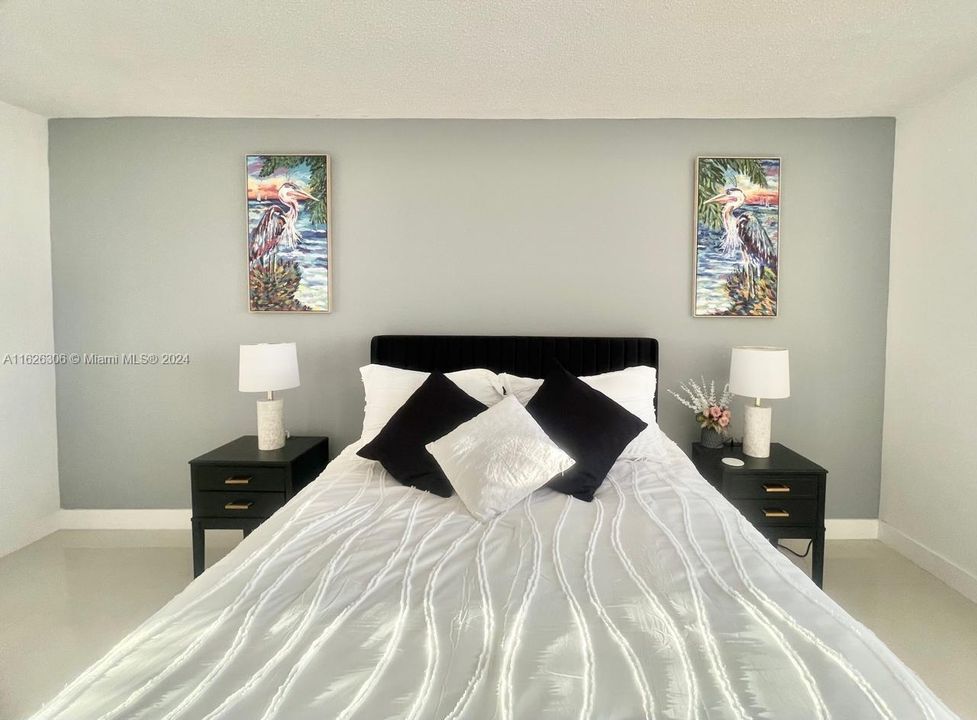 Recently Rented: $2,595 (1 beds, 1 baths, 896 Square Feet)