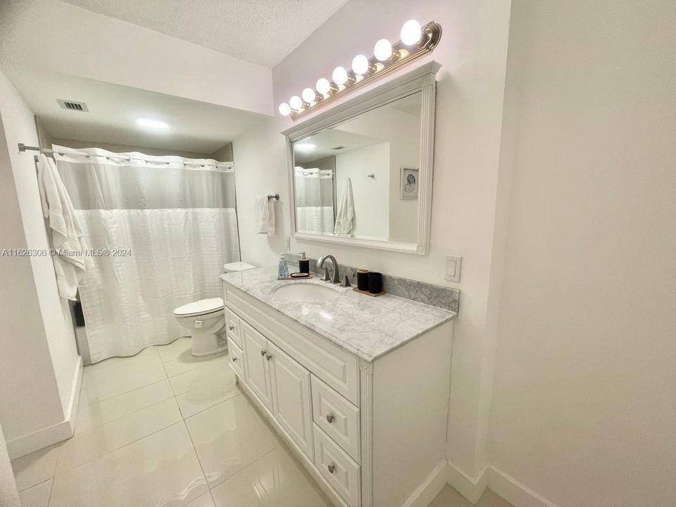 Recently Rented: $2,595 (1 beds, 1 baths, 896 Square Feet)