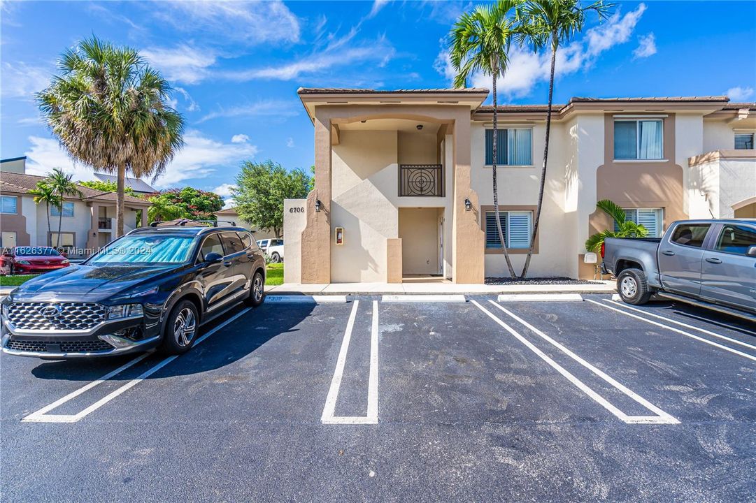 Active With Contract: $320,000 (3 beds, 2 baths, 1130 Square Feet)