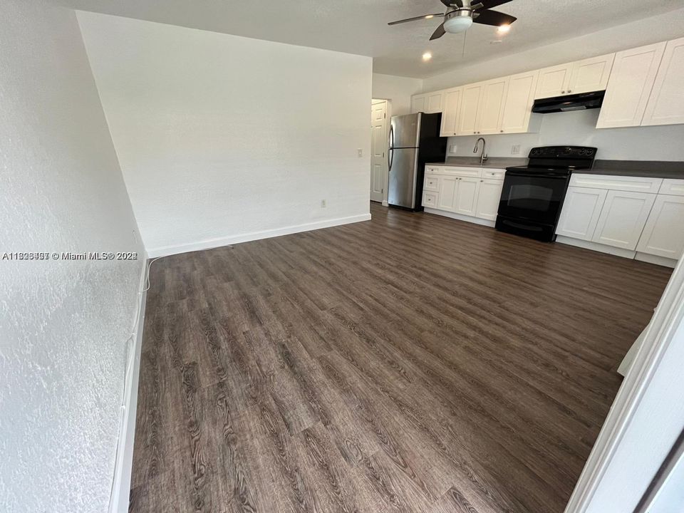 For Rent: $1,500 (1 beds, 1 baths, 2543 Square Feet)