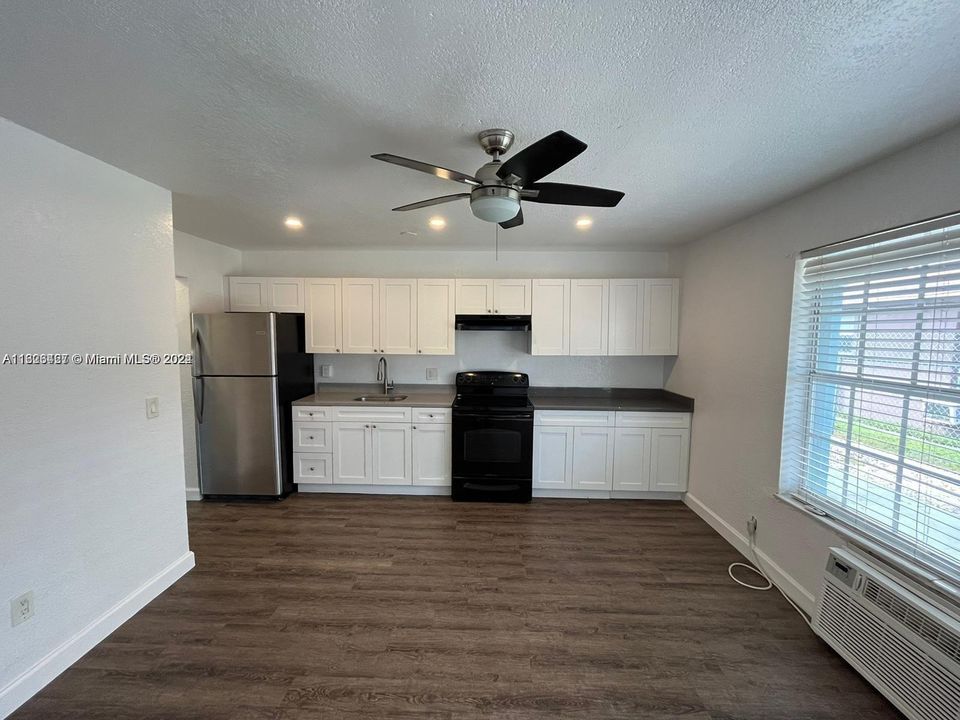 For Rent: $1,500 (1 beds, 1 baths, 2543 Square Feet)