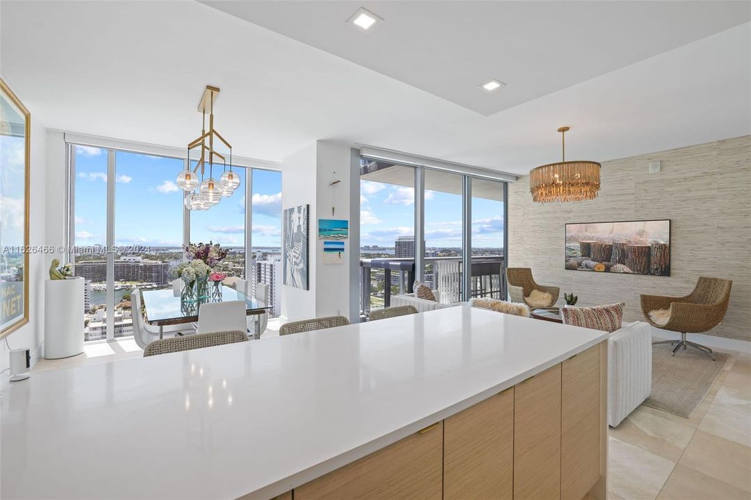 For Sale: $1,499,000 (2 beds, 2 baths, 1280 Square Feet)