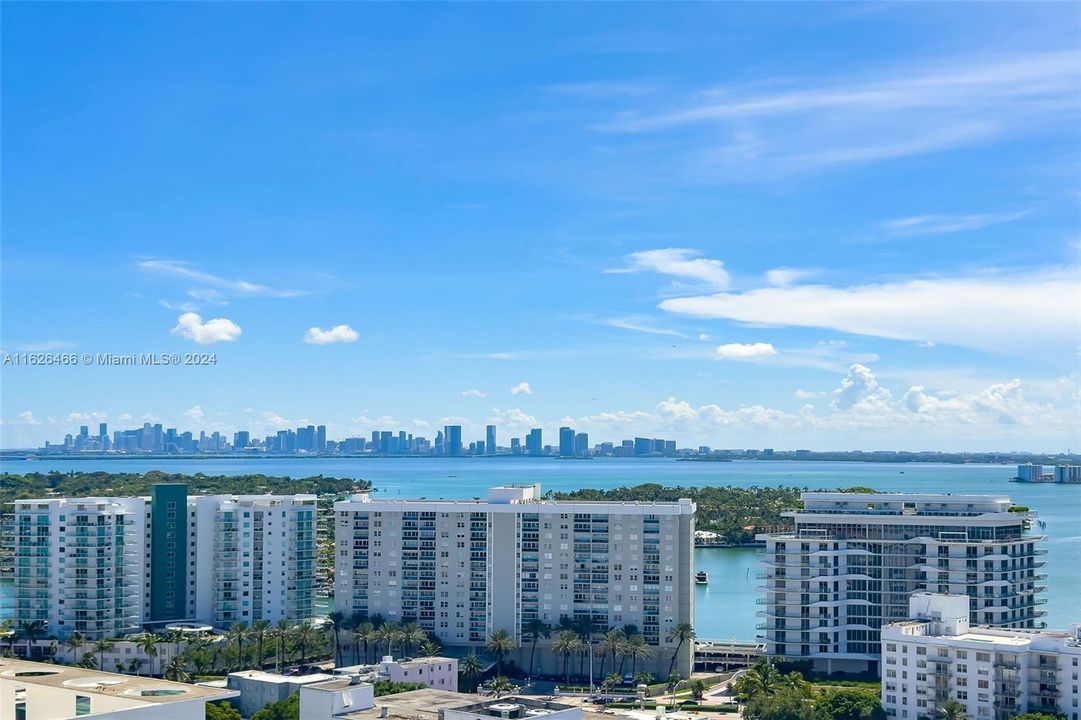 For Sale: $1,499,000 (2 beds, 2 baths, 1280 Square Feet)