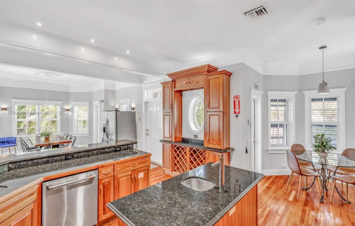 For Sale: $4,999,900 (4 beds, 4 baths, 3001 Square Feet)