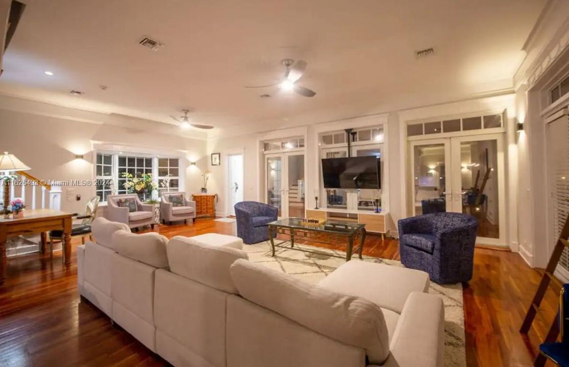 For Sale: $5,500,000 (4 beds, 4 baths, 3001 Square Feet)