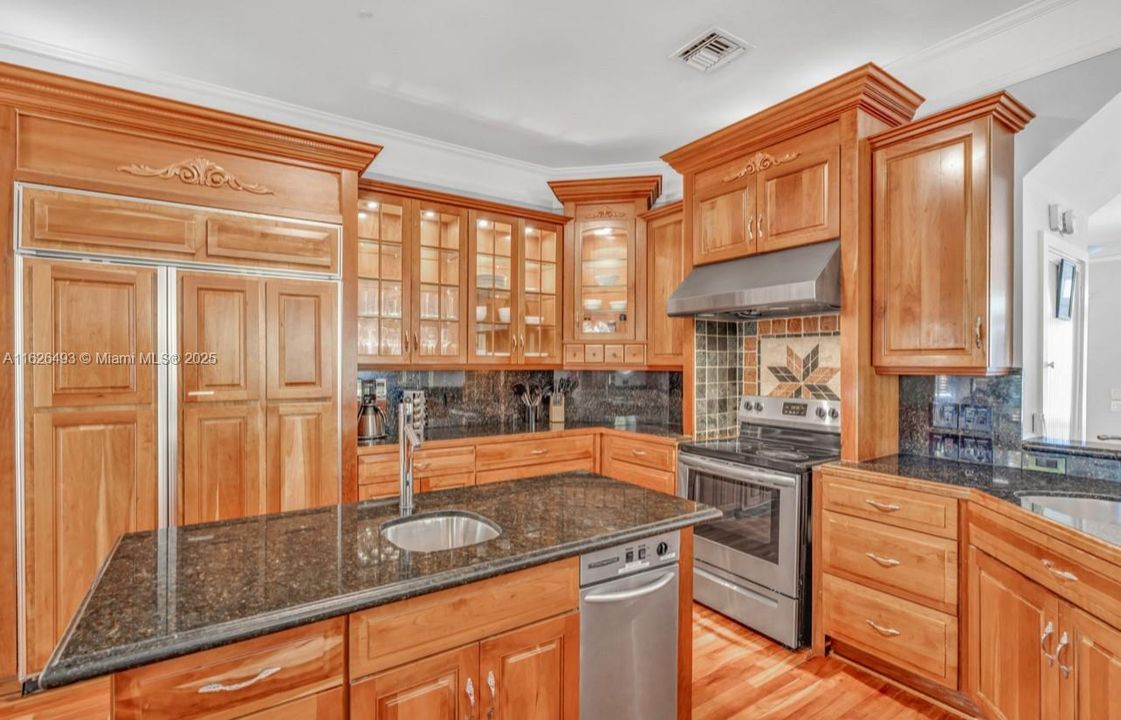 For Sale: $4,999,900 (4 beds, 4 baths, 3001 Square Feet)