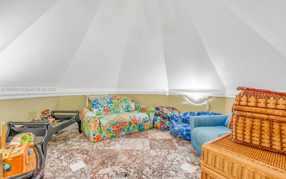 For Sale: $4,999,900 (4 beds, 4 baths, 3001 Square Feet)