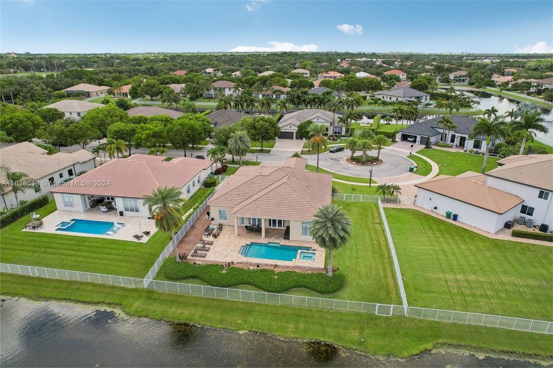 Active With Contract: $1,500,000 (4 beds, 3 baths, 2864 Square Feet)