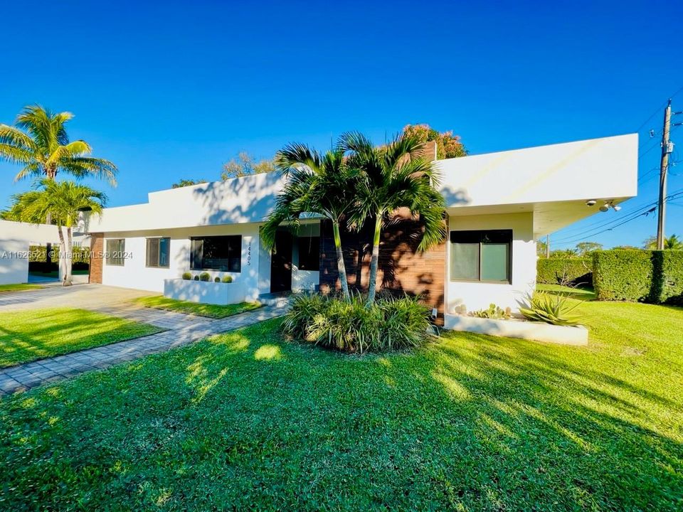 Recientemente alquilado: $5,750 (4 camas, 3 baños, 1712 Pies cuadrados)