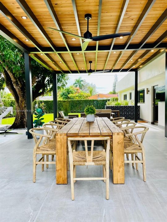 Recientemente alquilado: $5,750 (4 camas, 3 baños, 1712 Pies cuadrados)