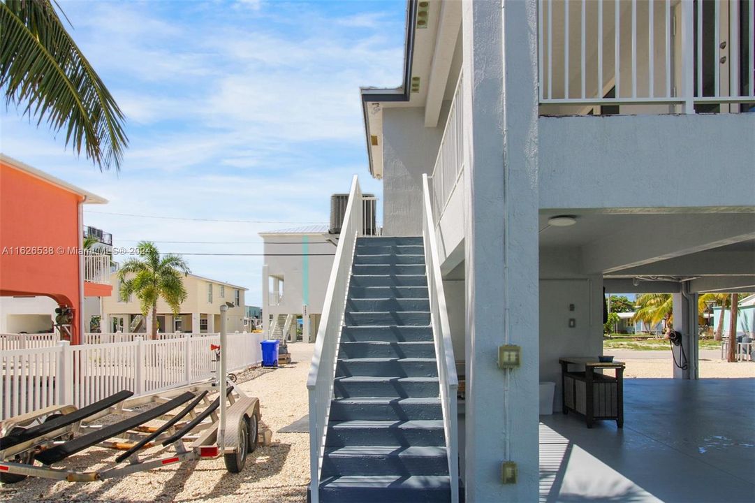 For Sale: $1,050,000 (3 beds, 2 baths, 1150 Square Feet)