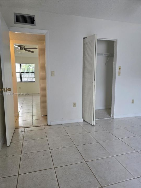 Active With Contract: $149,950 (1 beds, 1 baths, 691 Square Feet)