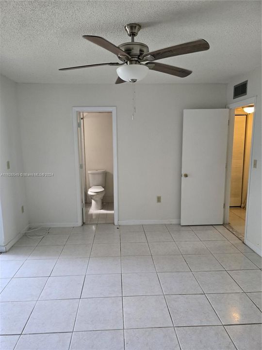 Active With Contract: $149,950 (1 beds, 1 baths, 691 Square Feet)