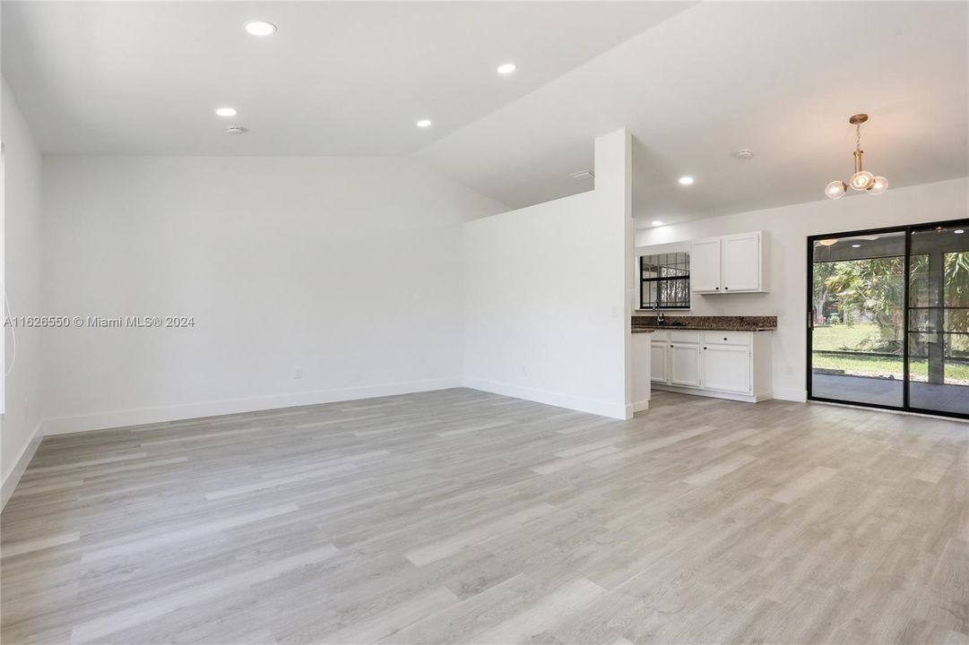 Recently Rented: $2,000 (2 beds, 2 baths, 1008 Square Feet)