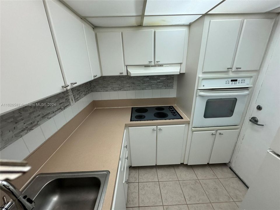 Vendido Recientemente: $349,900 (1 camas, 1 baños, 837 Pies cuadrados)