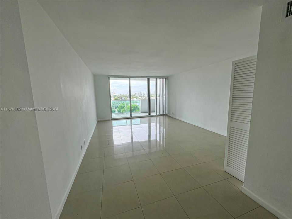 Vendido Recientemente: $349,900 (1 camas, 1 baños, 837 Pies cuadrados)