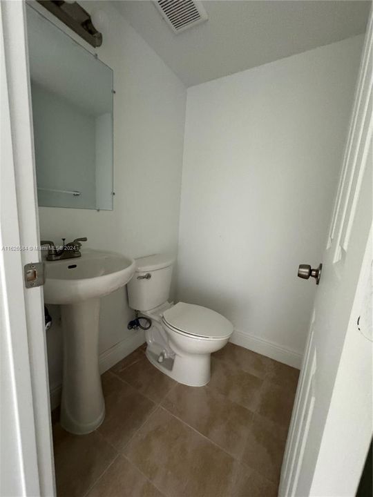 For Sale: $339,000 (3 beds, 1 baths, 1056 Square Feet)