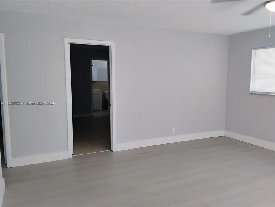 Recently Rented: $1,750 (2 beds, 2 baths, 938 Square Feet)