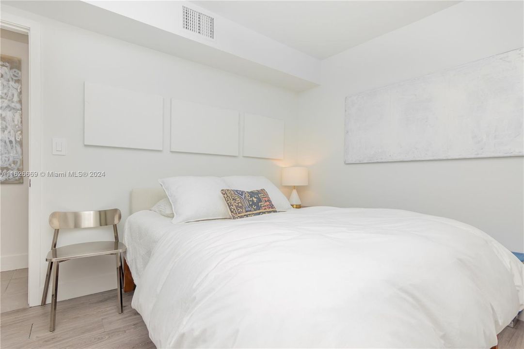 Active With Contract: $4,500 (3 beds, 2 baths, 1400 Square Feet)