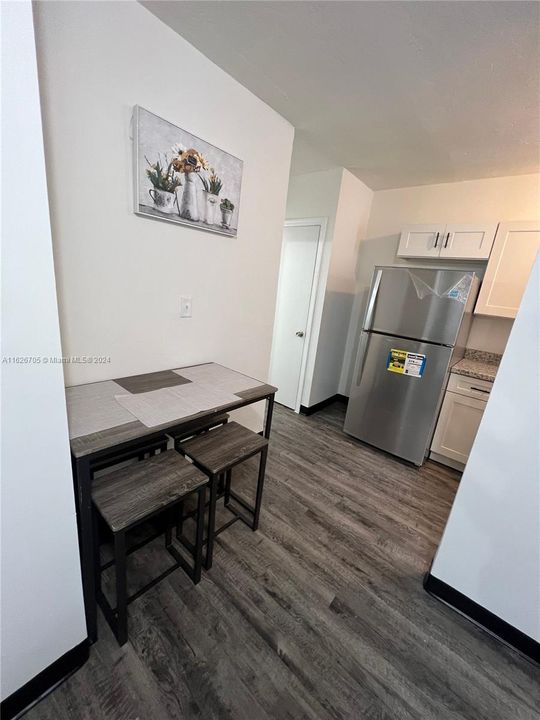 For Rent: $1,700 (1 beds, 1 baths, 500 Square Feet)