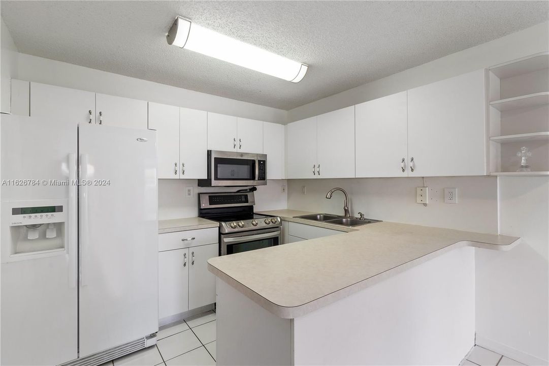 Recently Sold: $324,900 (2 beds, 2 baths, 820 Square Feet)