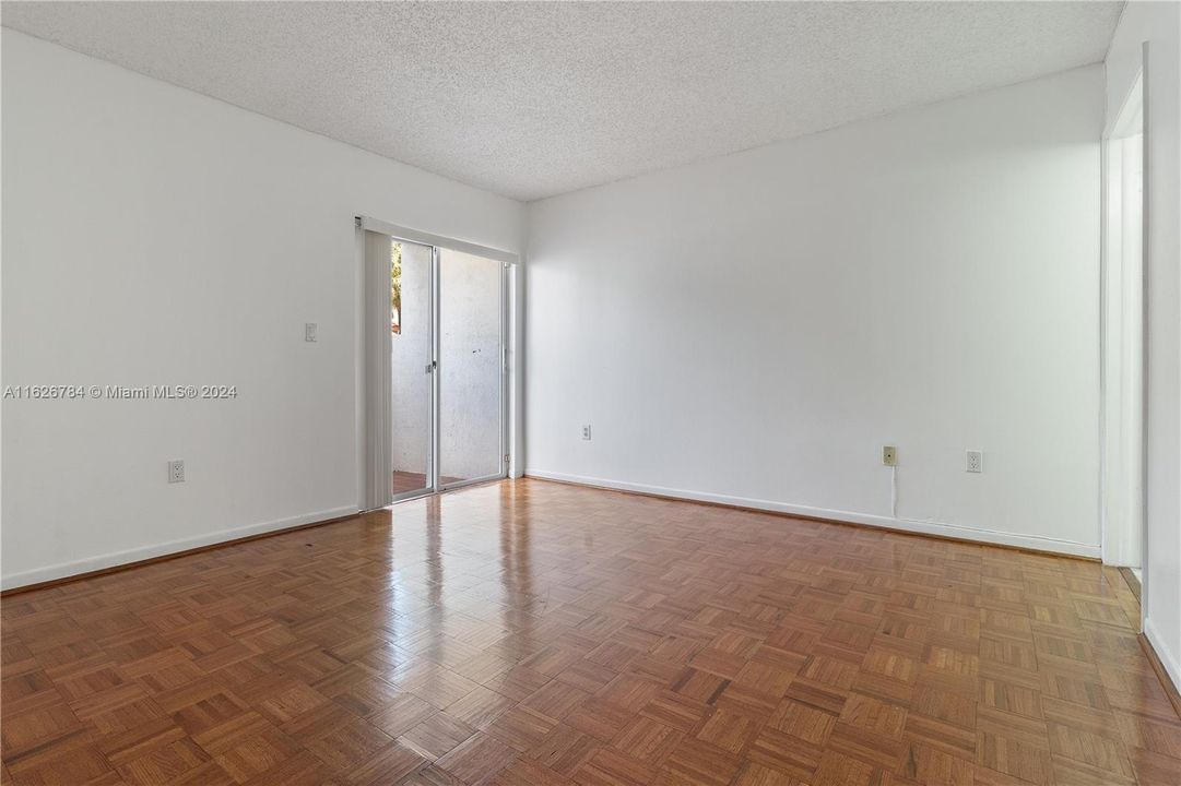 Recently Sold: $324,900 (2 beds, 2 baths, 820 Square Feet)