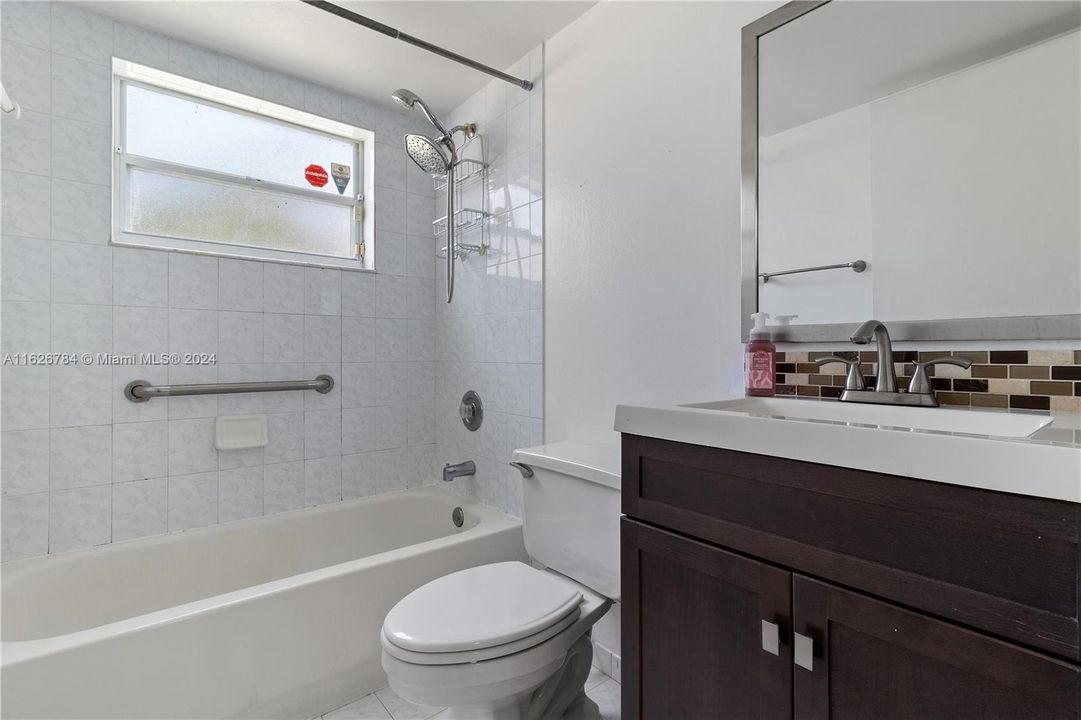 Recently Sold: $324,900 (2 beds, 2 baths, 820 Square Feet)