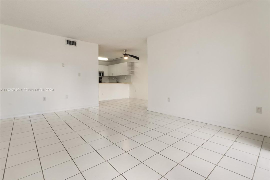 Recently Sold: $324,900 (2 beds, 2 baths, 820 Square Feet)