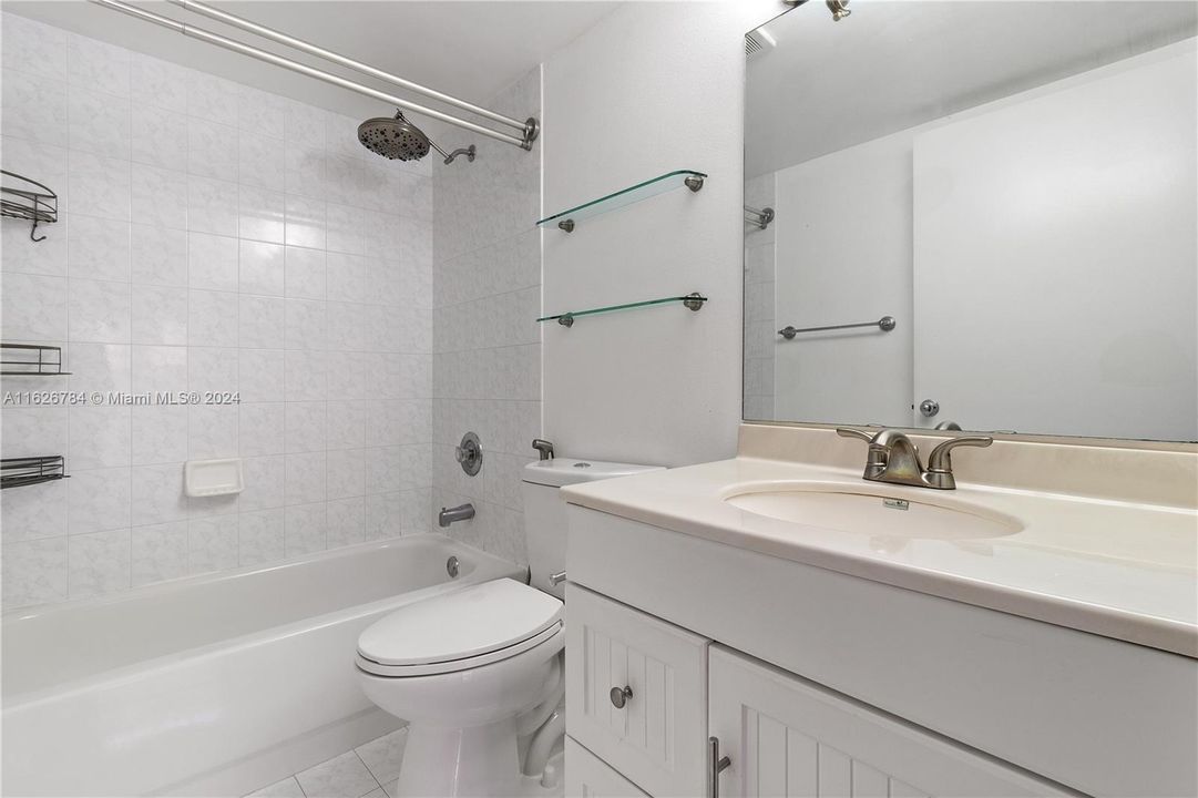 Recently Sold: $324,900 (2 beds, 2 baths, 820 Square Feet)