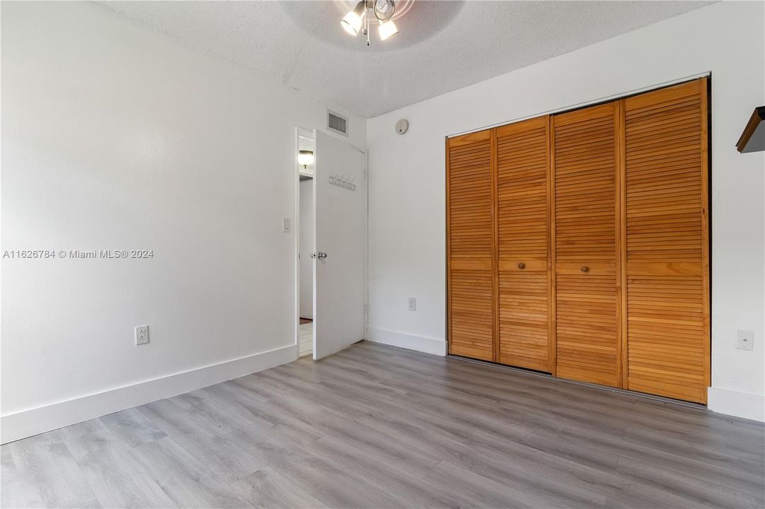 Recently Sold: $324,900 (2 beds, 2 baths, 820 Square Feet)