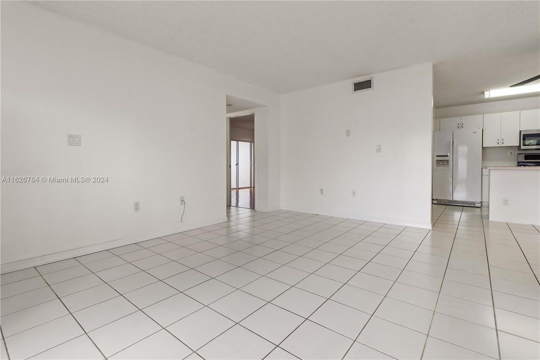 Recently Sold: $324,900 (2 beds, 2 baths, 820 Square Feet)