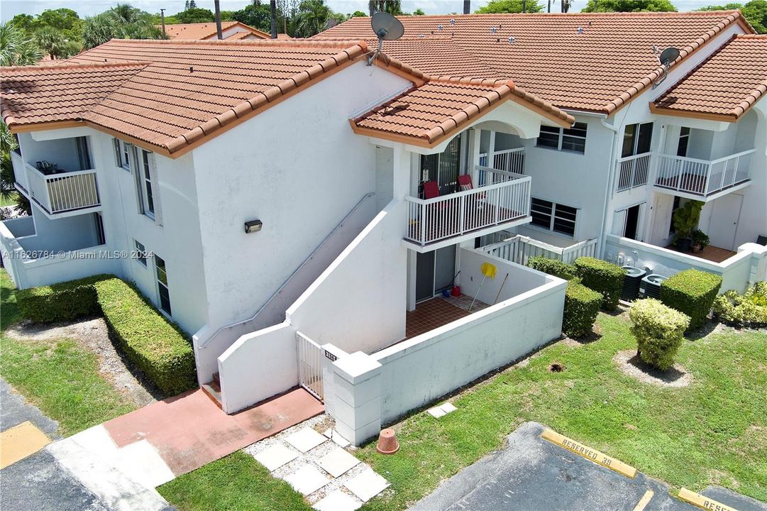 Recently Sold: $324,900 (2 beds, 2 baths, 820 Square Feet)