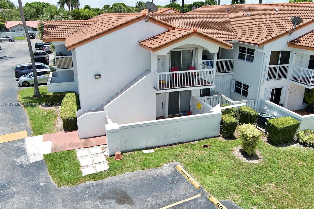 Recently Sold: $324,900 (2 beds, 2 baths, 820 Square Feet)