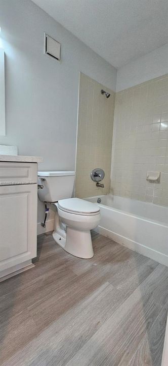 Recently Rented: $2,300 (2 beds, 2 baths, 1113 Square Feet)