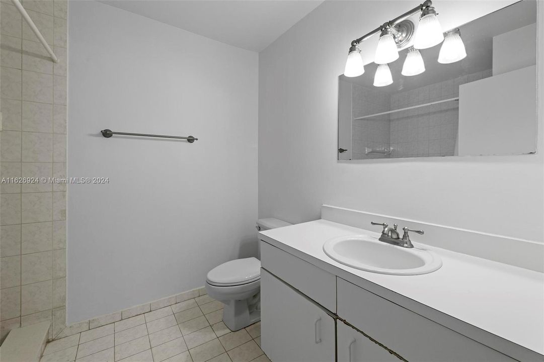 For Sale: $450,000 (2 beds, 2 baths, 980 Square Feet)