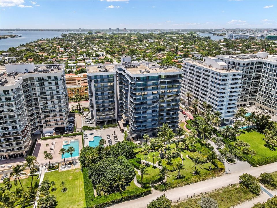 For Sale: $1,075,000 (2 beds, 2 baths, 1683 Square Feet)