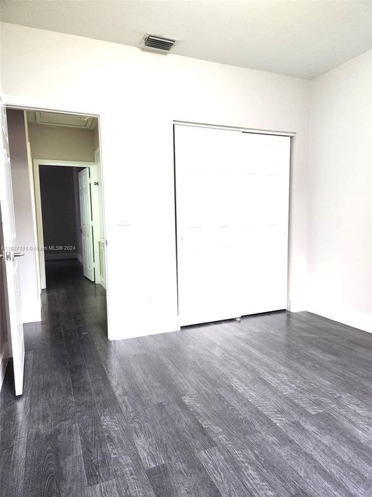 Active With Contract: $3,400 (3 beds, 2 baths, 1681 Square Feet)