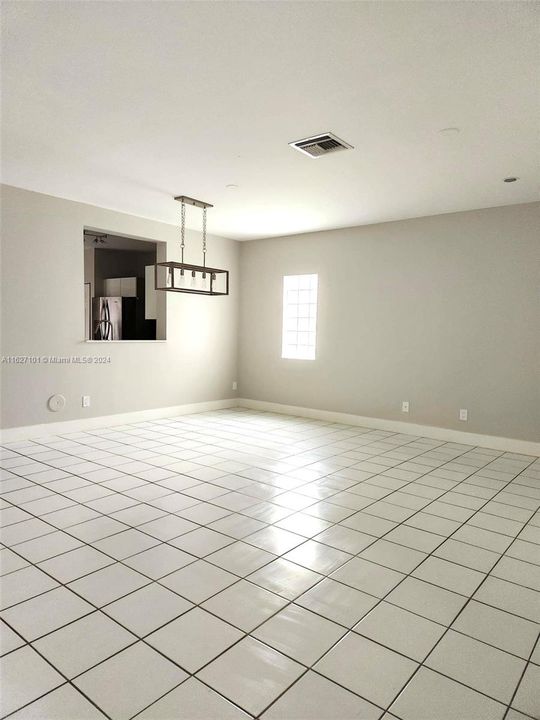 Active With Contract: $3,400 (3 beds, 2 baths, 1681 Square Feet)