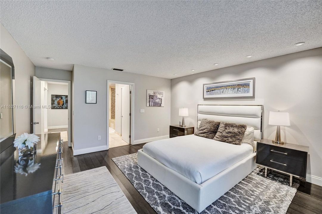 Active With Contract: $3,400 (3 beds, 2 baths, 1546 Square Feet)