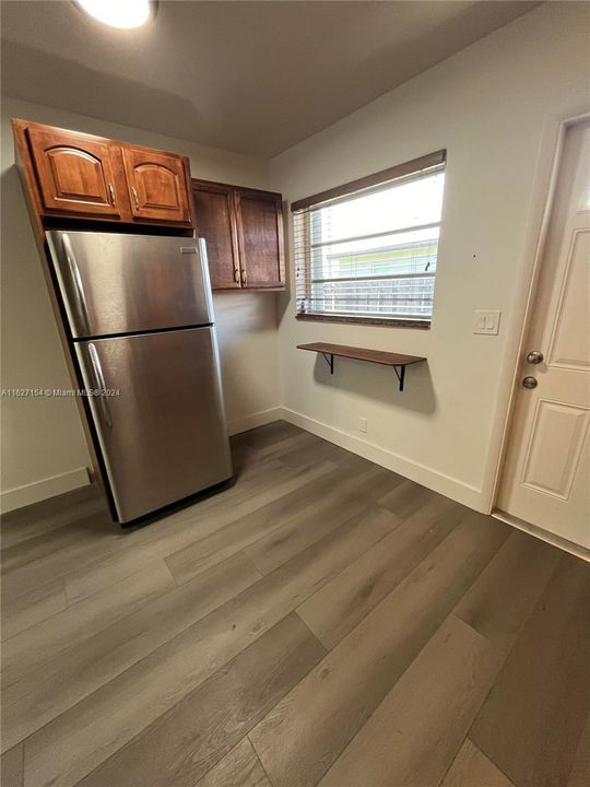 Active With Contract: $2,950 (3 beds, 2 baths, 1156 Square Feet)