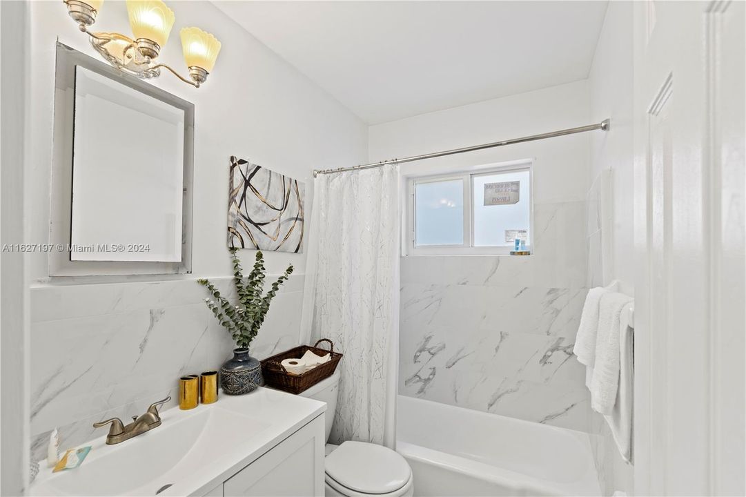 Active With Contract: $3,250 (3 beds, 2 baths, 1458 Square Feet)