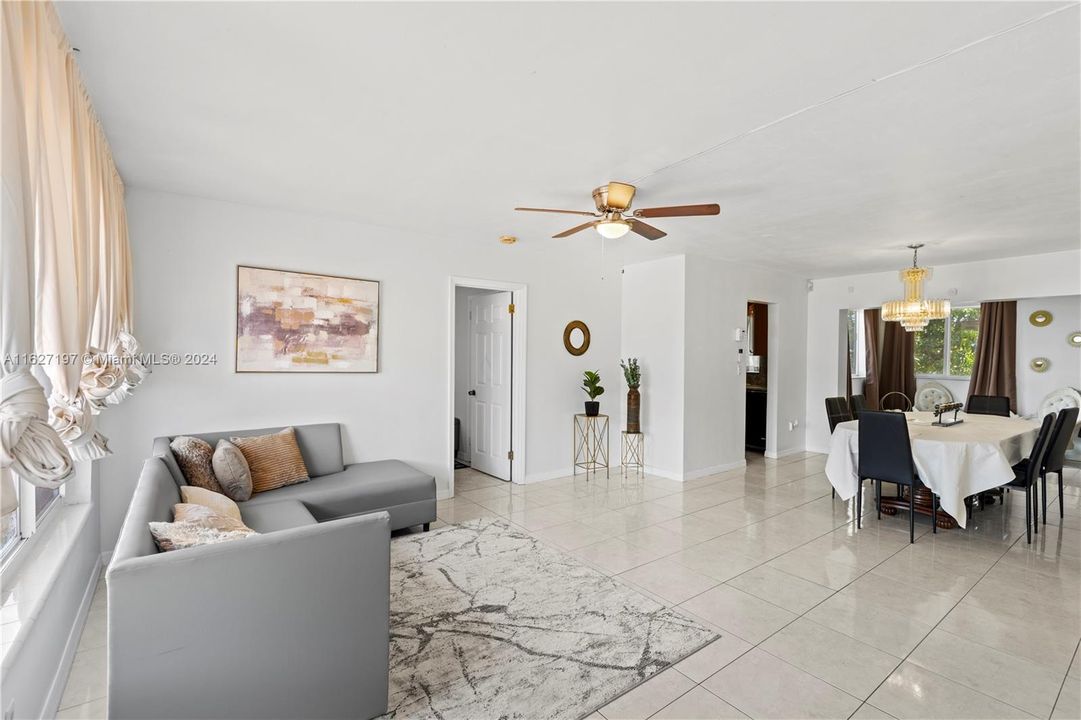 Active With Contract: $3,250 (3 beds, 2 baths, 1458 Square Feet)