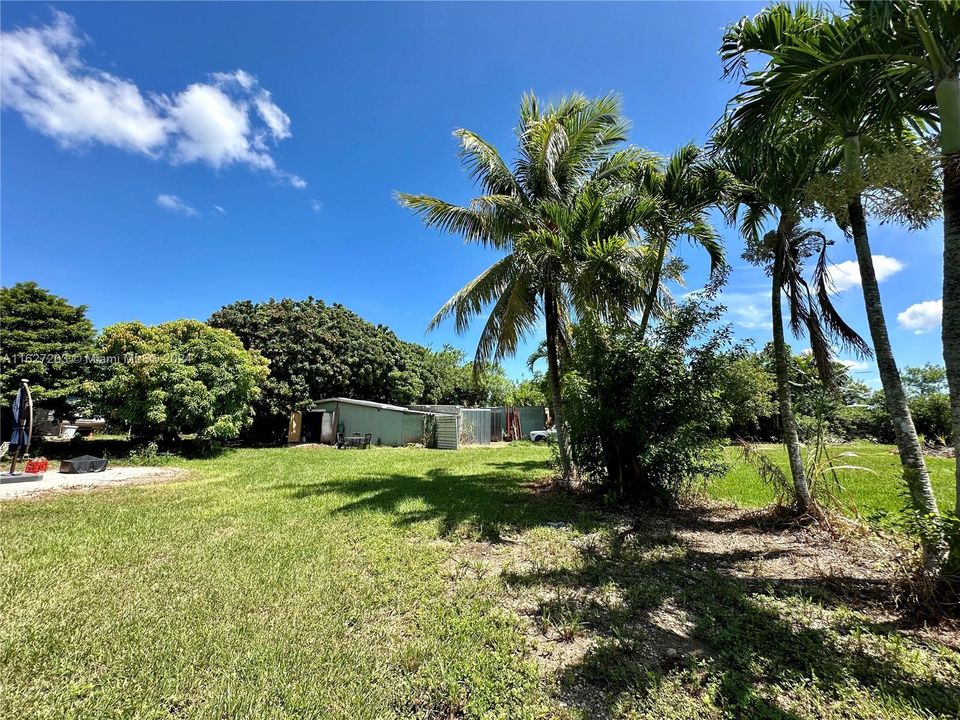 For Sale: $799,000 (3 beds, 2 baths, 1900 Square Feet)