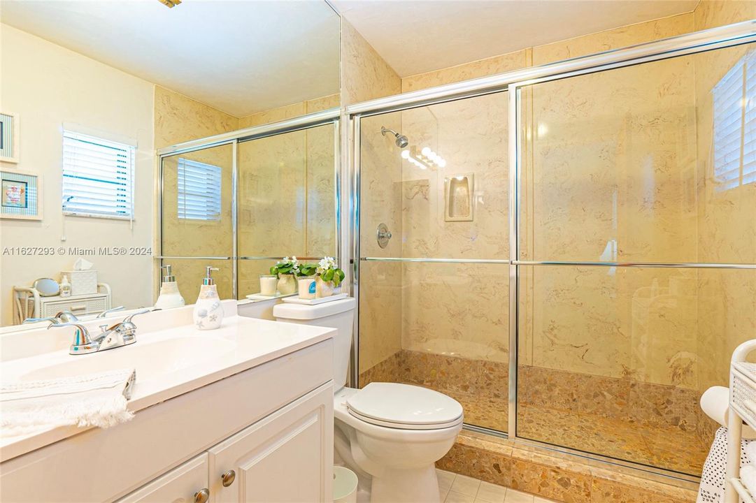 Guest Bedroom Bathroom