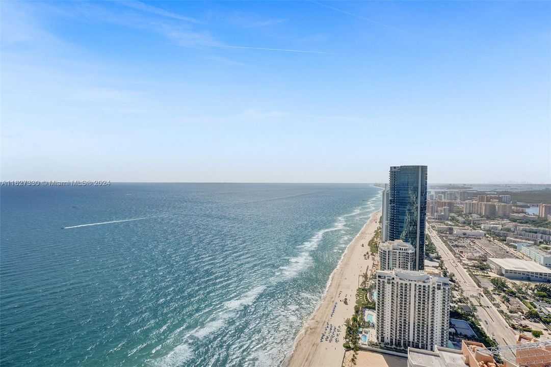 Recently Sold: $6,999,000 (4 beds, 5 baths, 3504 Square Feet)